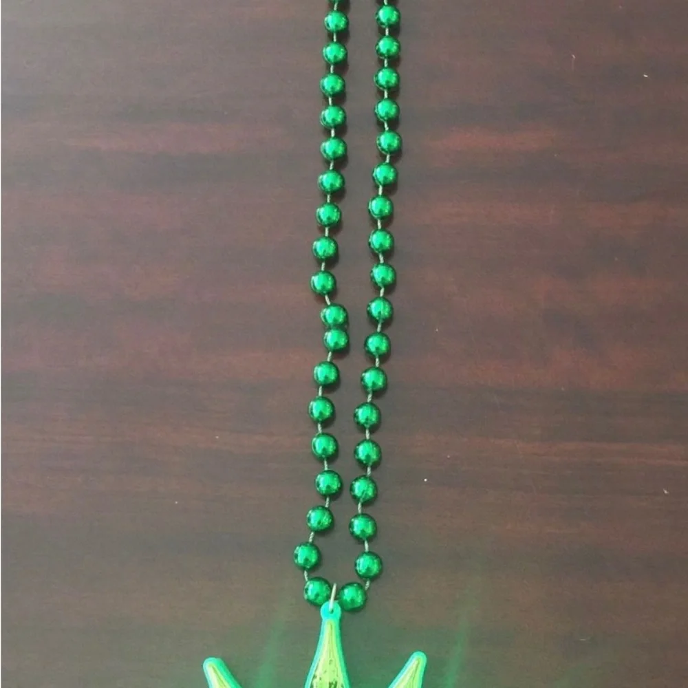 Light Up Flashing Pot Leaf.